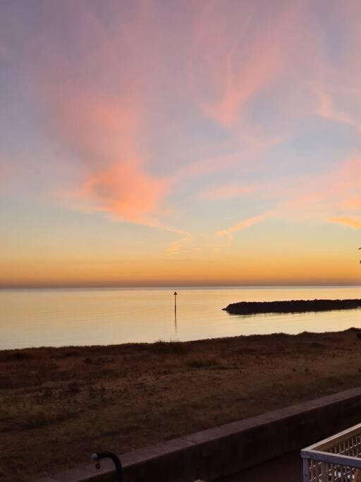 Jaywick Sands Awave From It All - Escape The City Life מראה חיצוני תמונה